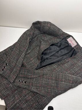 Vintage Suits LTD Classic Plaid Blazer with Subtle Red Check